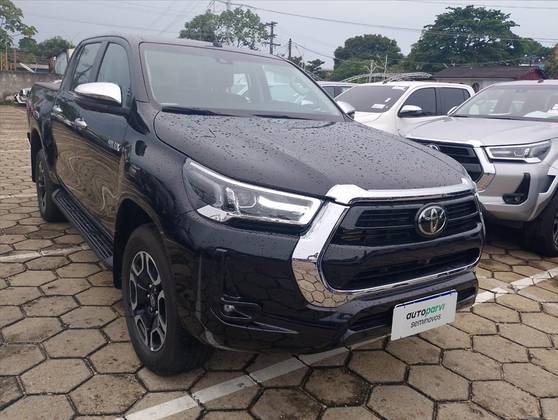 TOYOTA HILUX 2.8 D-4D TURBO DIESEL CD SRX 4X4 AUTOMÁTICO